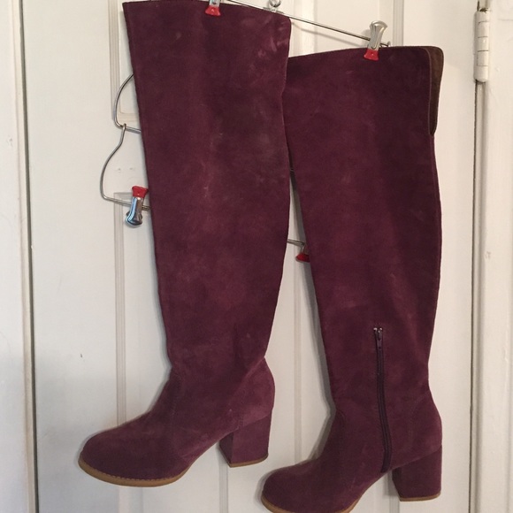 THIGH HIGH PURPLE SUEDE BOOTS