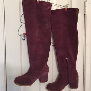 THIGH HIGH PURPLE SUEDE BOOTS