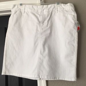 *NWT*Old Navy White Denim Skirt