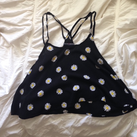perfect condition brandy Melville daisy tanktop! - Picture 1 of 4
