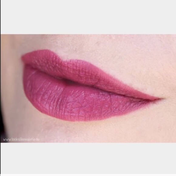 Mac lipstick - CAPTIVE - Picture 2 of 2