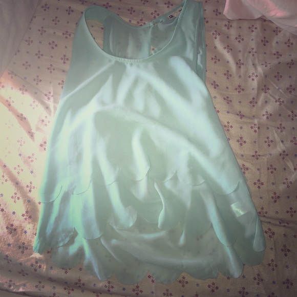 Mint scallop shirt. Open back