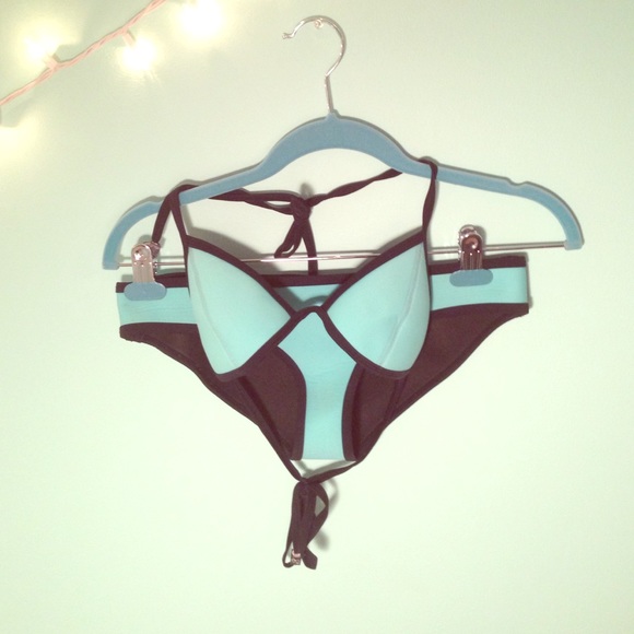 MINT TRIANGL BIKINI SET