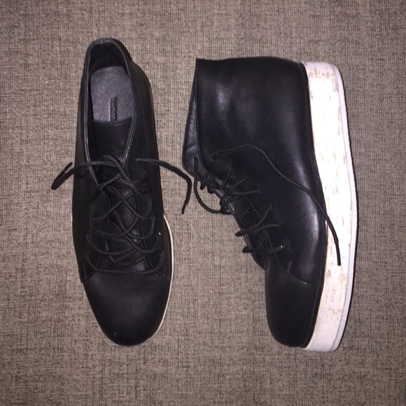 Rachel Comey
BLACK RHODES HIGH TOP SNEAKER