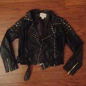 💥SALE!!💥 LAST CHANCE Studded faux leather jacket