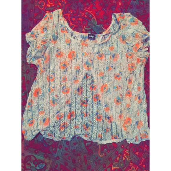 Open back floral shirt