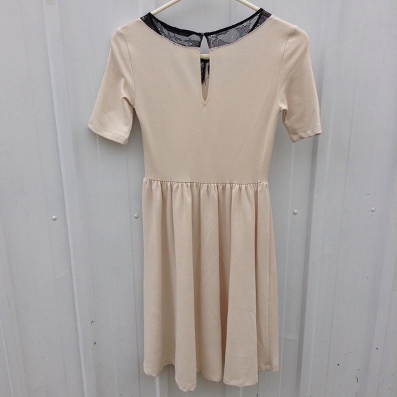 ✨SALE✨NWOT Zara Cream Dress with Lace Collar - Picture 3 of 3