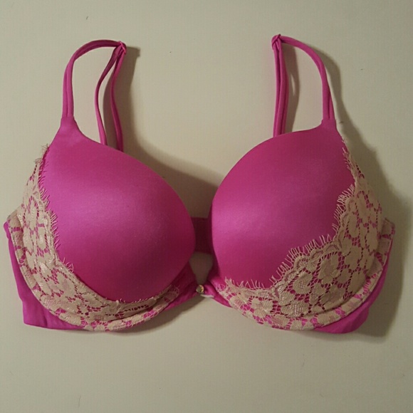 Victoria's Secret Other - Victoria Secret very sexy push up bra 32D