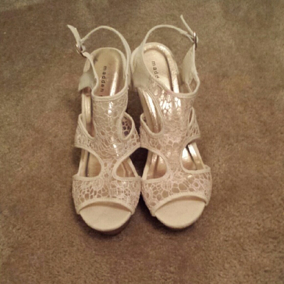 Shoe