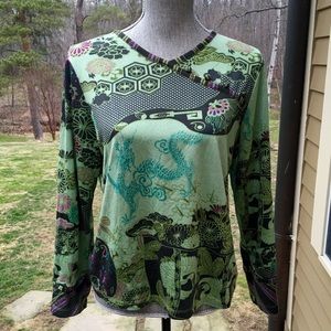 Gorgeous in green. Asian-inspired casual top