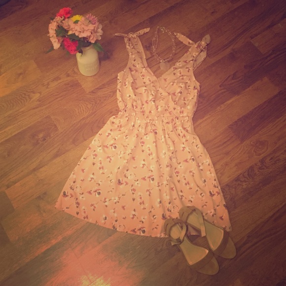 🌼FLASH SALE🌼Lauren Conrad Spring Blossom Dress
