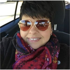 Meet your Posher, Gina