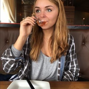 Meet your Posher, Anna