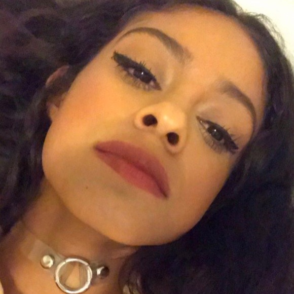 Meet your Posher, Reign - Picture 2 of 4