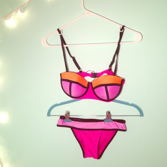 TRIANGL DUPE BIKINI SET