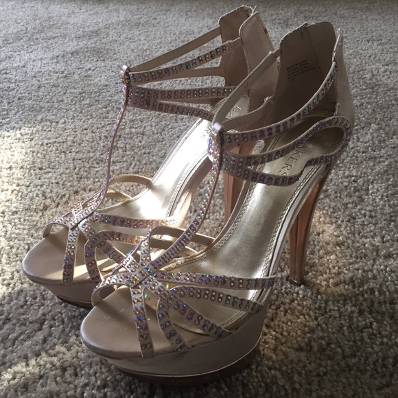 Creme/tan high heels