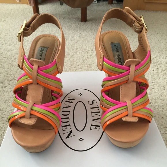 Steve Madden Wedges - Picture 2 of 4