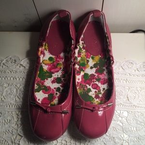 Raspberry pink sperry flats