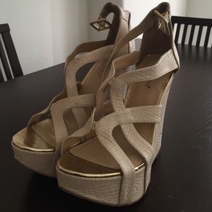 Creme wedges