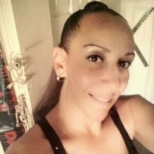 Meet your Posher, Leslie