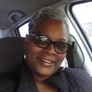 Meet your Posher, Dionne