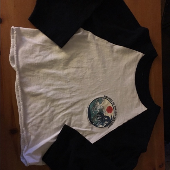 Brandy Melville Crop Medium Sleeve Top