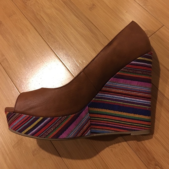 brown leather heel w/ fantastic colorful platform