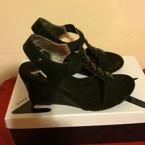 Women's dress shoes with box.