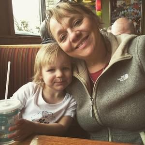 Meet your Posher, Connie