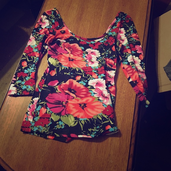 Floral top!!