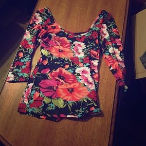 Floral top!!