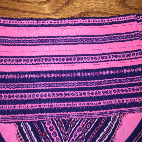 Express smocked skirt - Picture 2 of 3