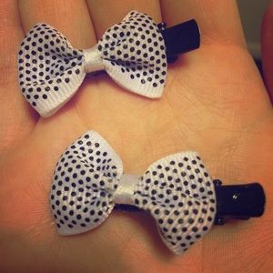 Black and white polka dot mini hairbows