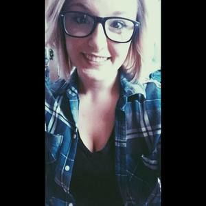Meet your Posher, Caitlin