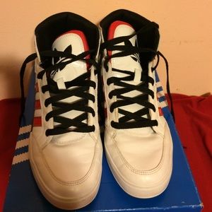 Adidas Hard Court Hi J Logo