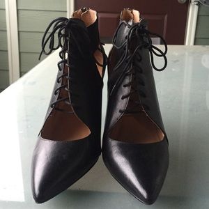 Banana Republic Heels Ankle Tie Up Booties Shoes