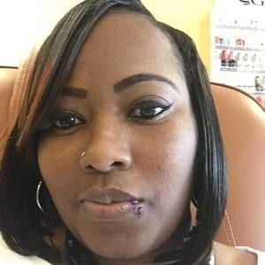 Meet your Posher, Monique