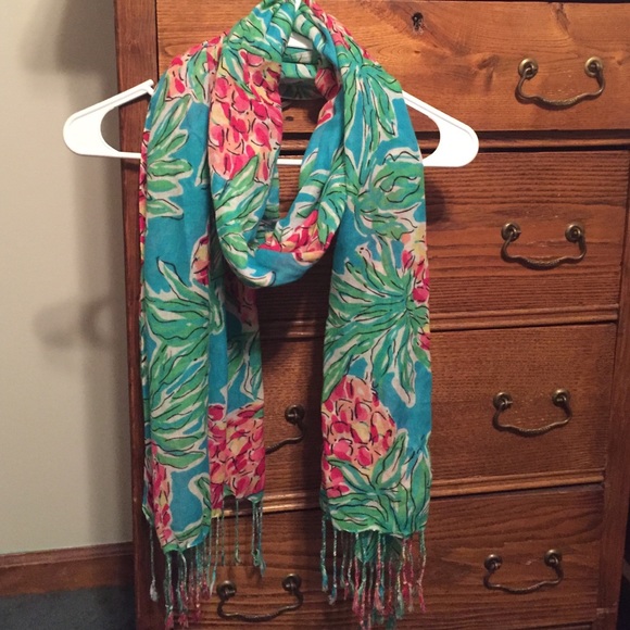 Lilly Pulitzer Accessories - Lilly Pulitzer Murphee Scarf
