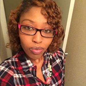 Meet your Posher, Danielle