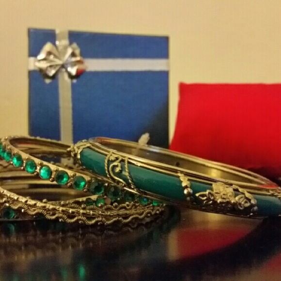 Bracelets - Picture 2 of 2