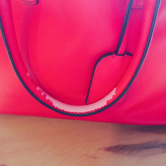 Tory Burch Kir Royale Robinson Tote - Picture 4 of 4