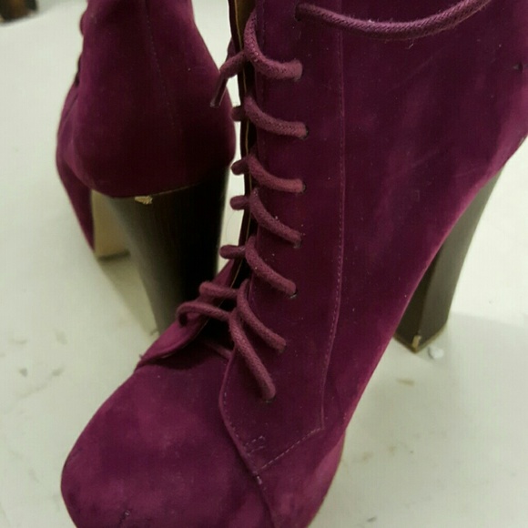 Boots - Picture 3 of 4