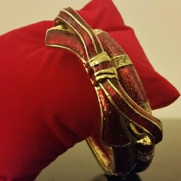 Bracelets - Picture 2 of 2