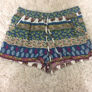 🆕 american eagle printed flowey shorts