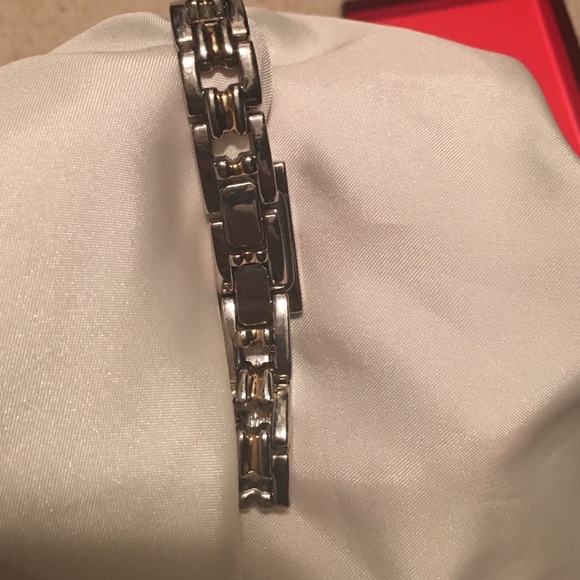 Watch - Picture 2 of 3
