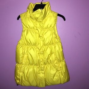 Yellow puffy vest ☀️
