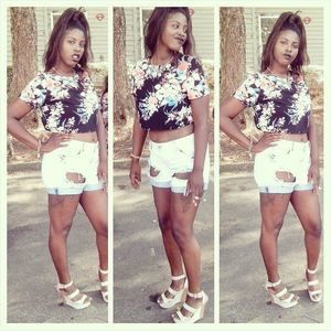 Meet your Posher, Ebony