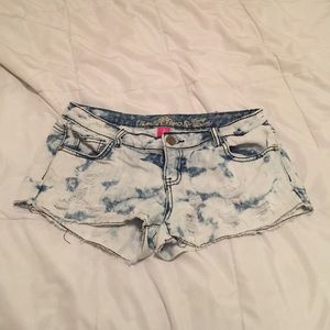 Distressed white wash blue jean shorts
