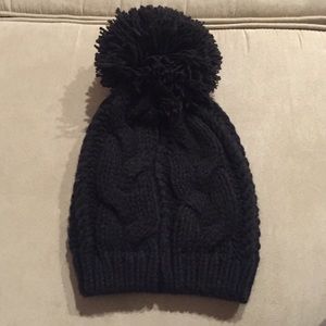 Black Big Pom Pom Beanie