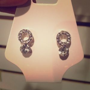 Double loop fashion earrings with jewels